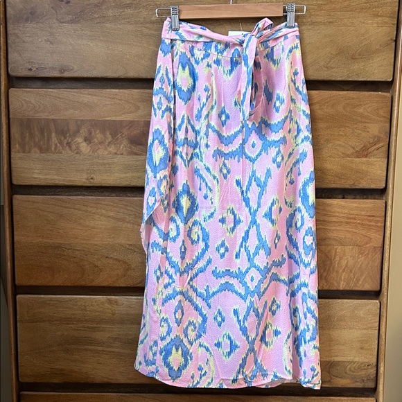 Dresses & Skirts - Pink and Blue Patterned Women's Skirt